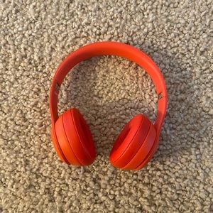 Wireless Beats Solo 3 - Red - Comes with charger